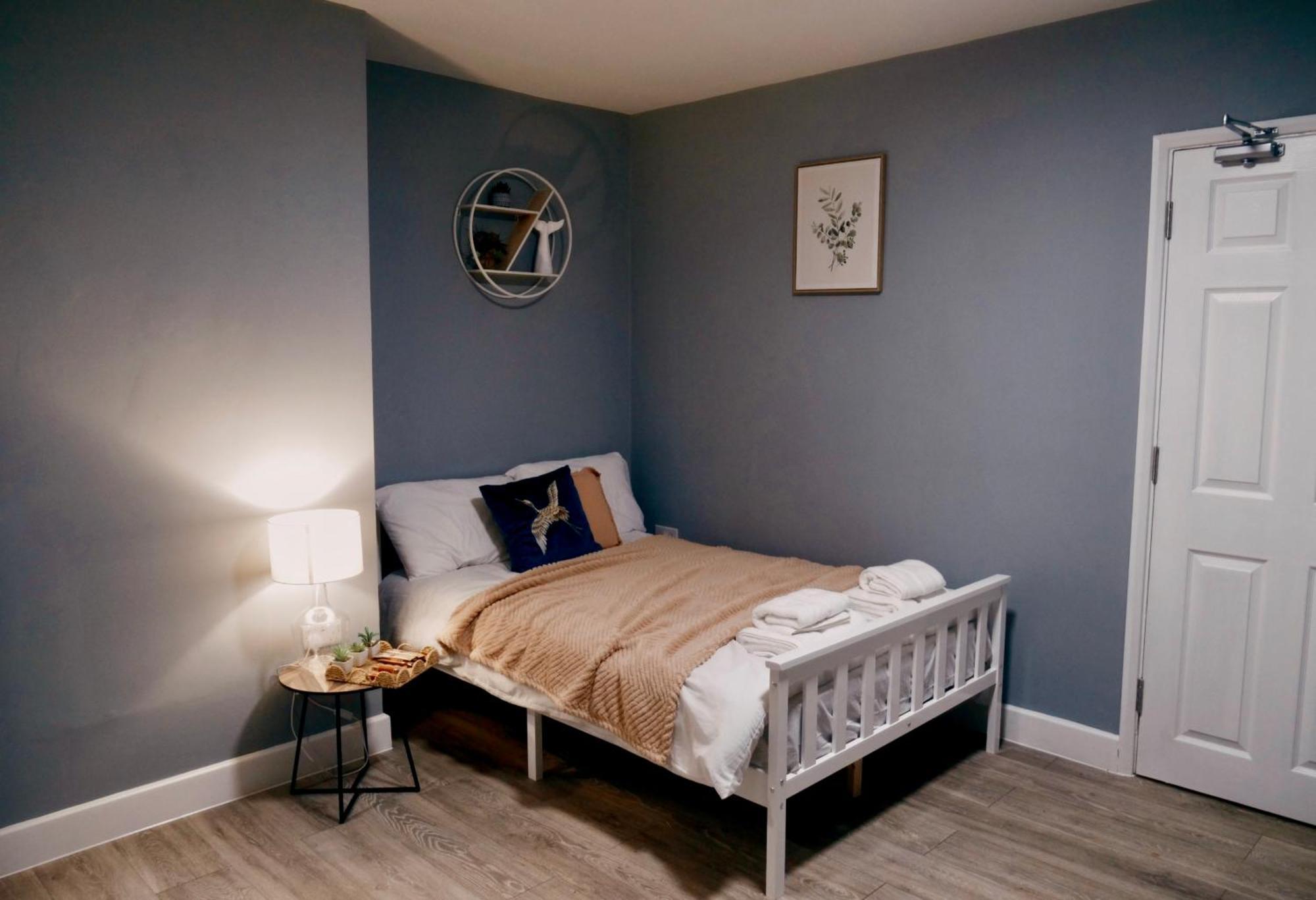 Cosy En-Suite Double Room1 Heathrow Accommodation Northolt  Exterior photo