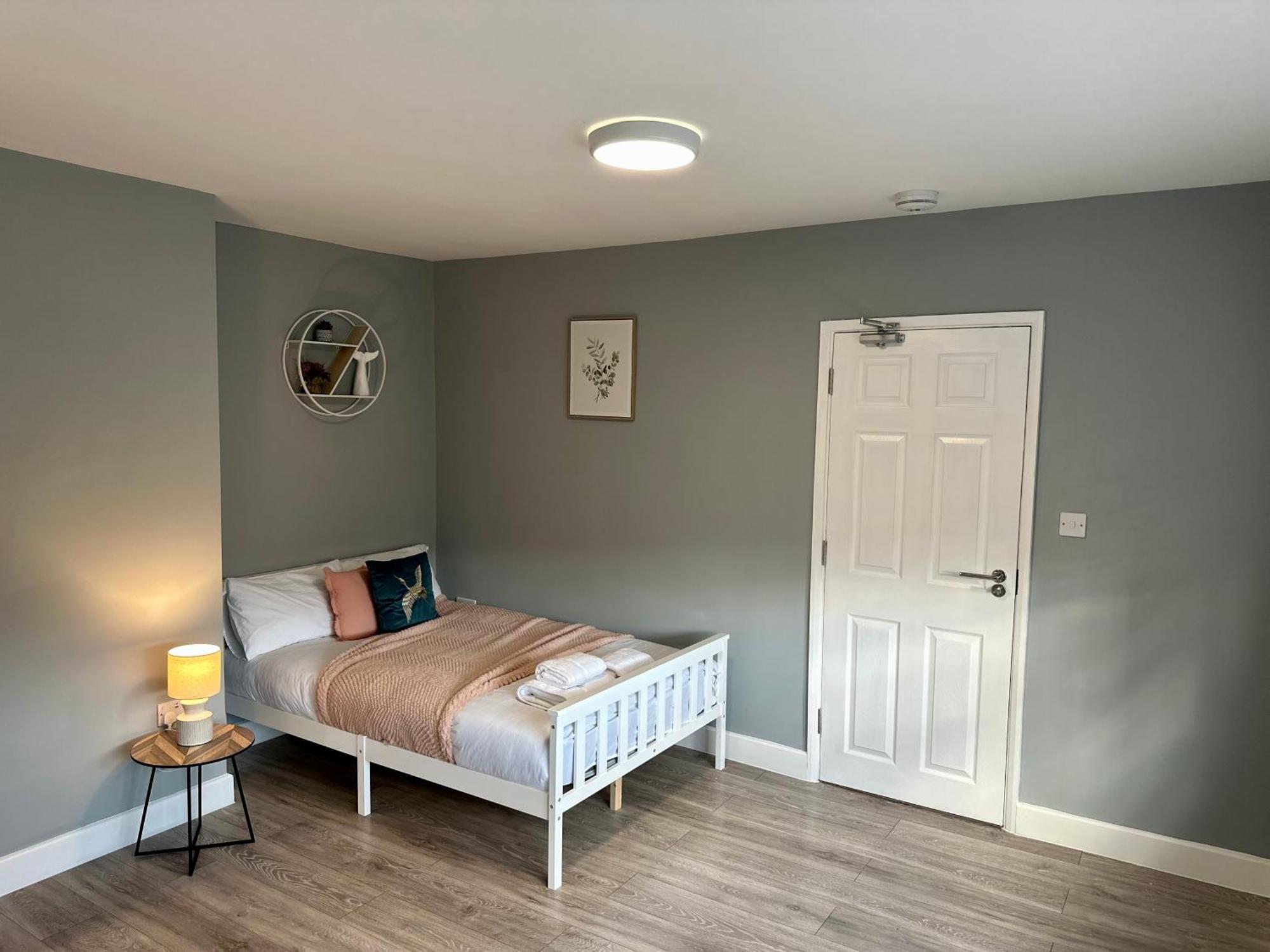 Cosy En-Suite Double Room1 Heathrow Accommodation Northolt  Exterior photo